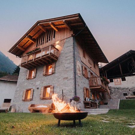 Pimont Alpine Chalet Мадонна-ді-Кампільйо Екстер'єр фото